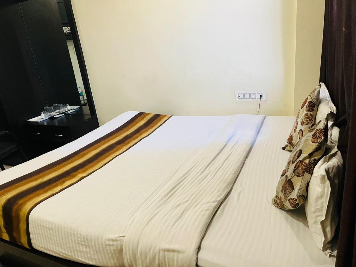 Jmc Hotel Lavish Akolia Eksteriør billede
